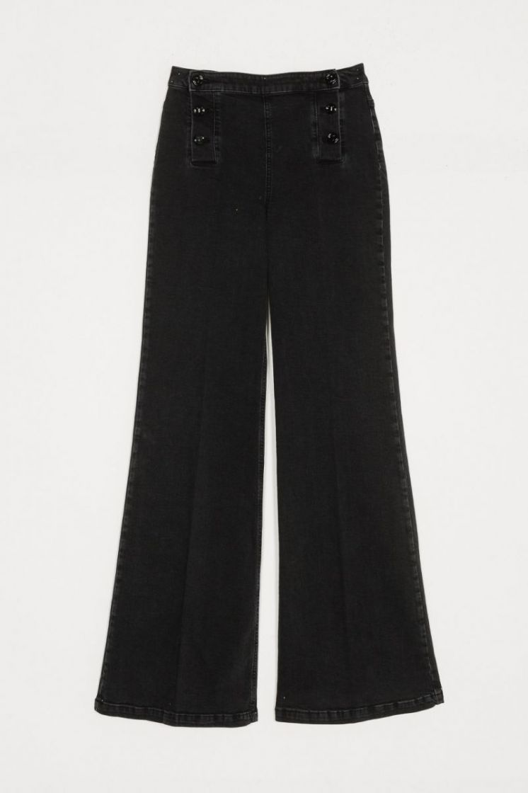  01103 BLACK DEN
