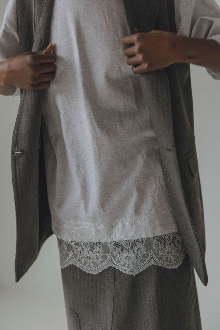 LACE BORDER LTGREY