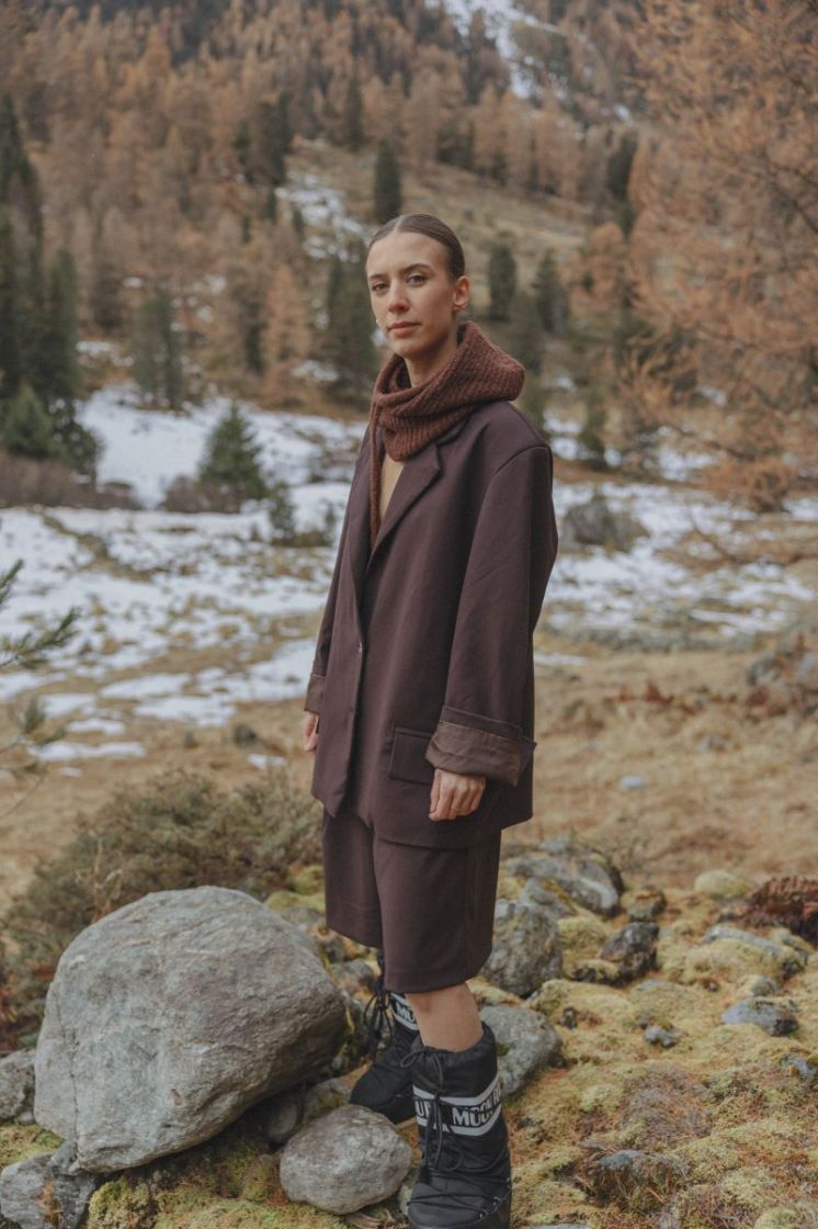 OVERSIZED BROWN