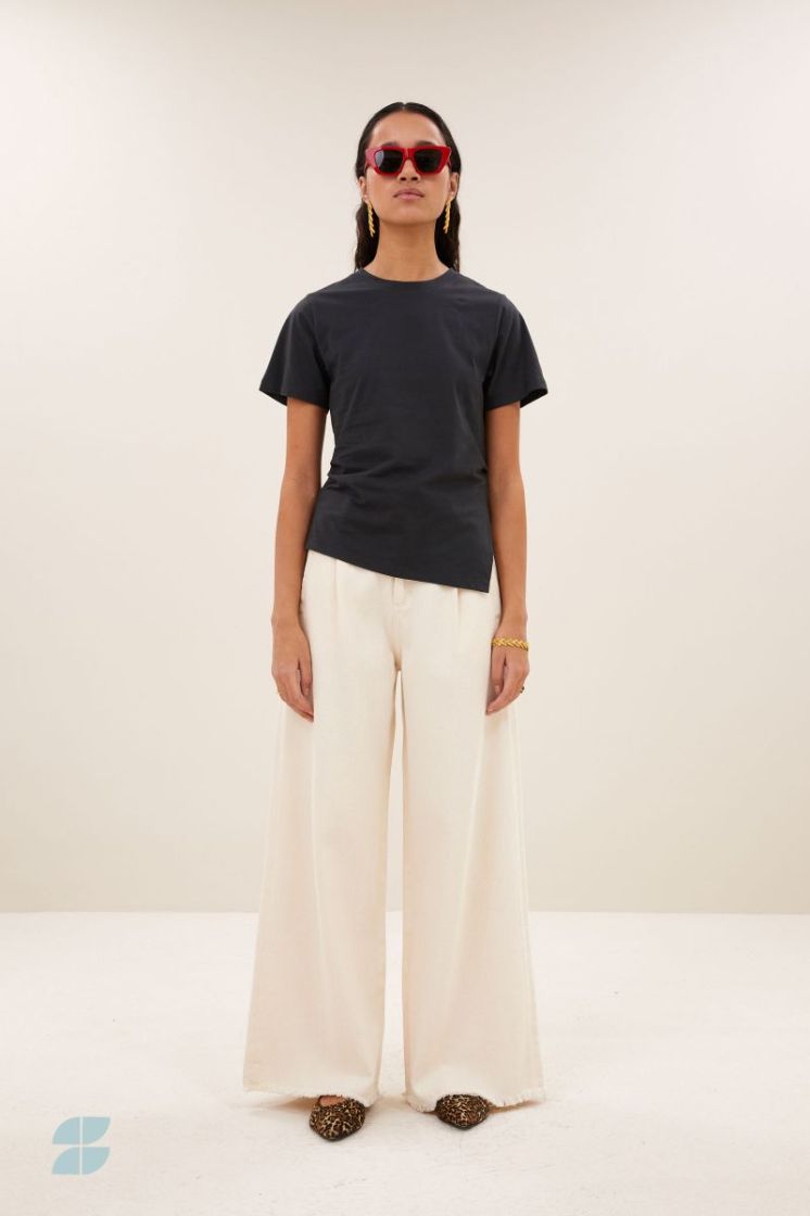  027 RAW WHITE