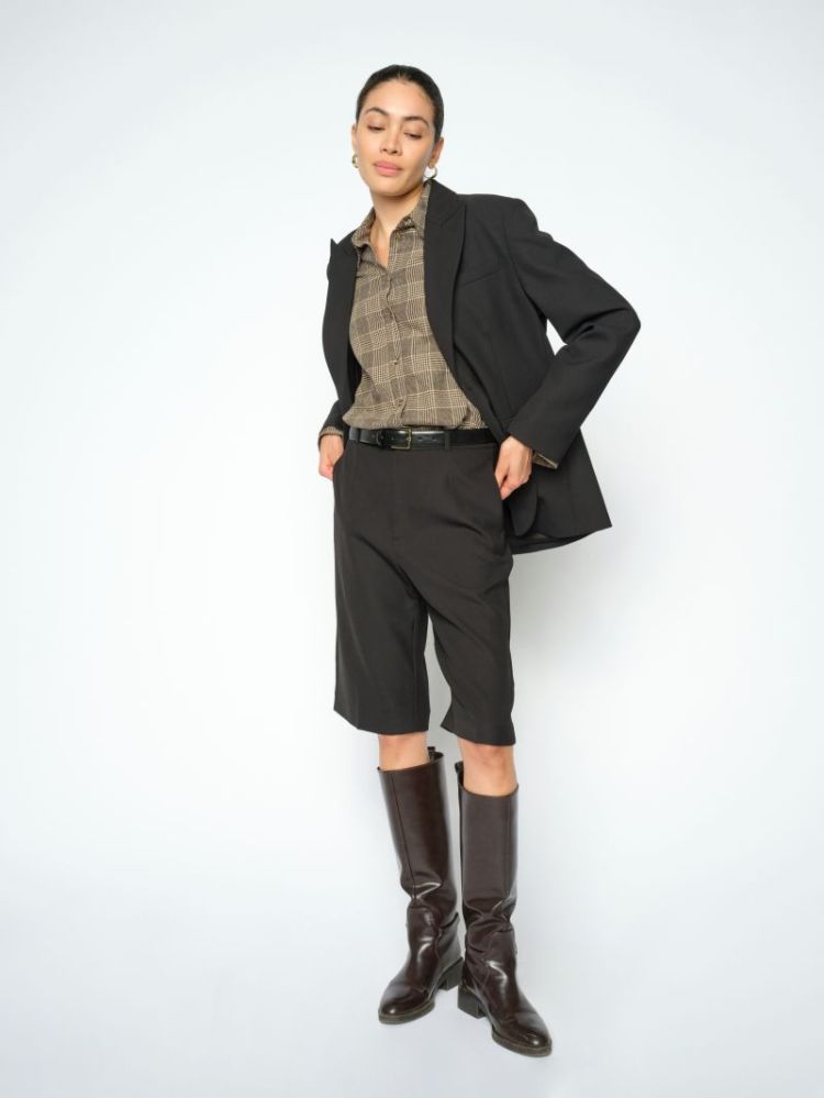  801 BLACK
