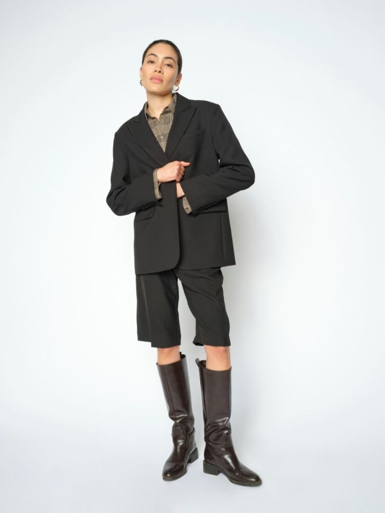  801 BLACK