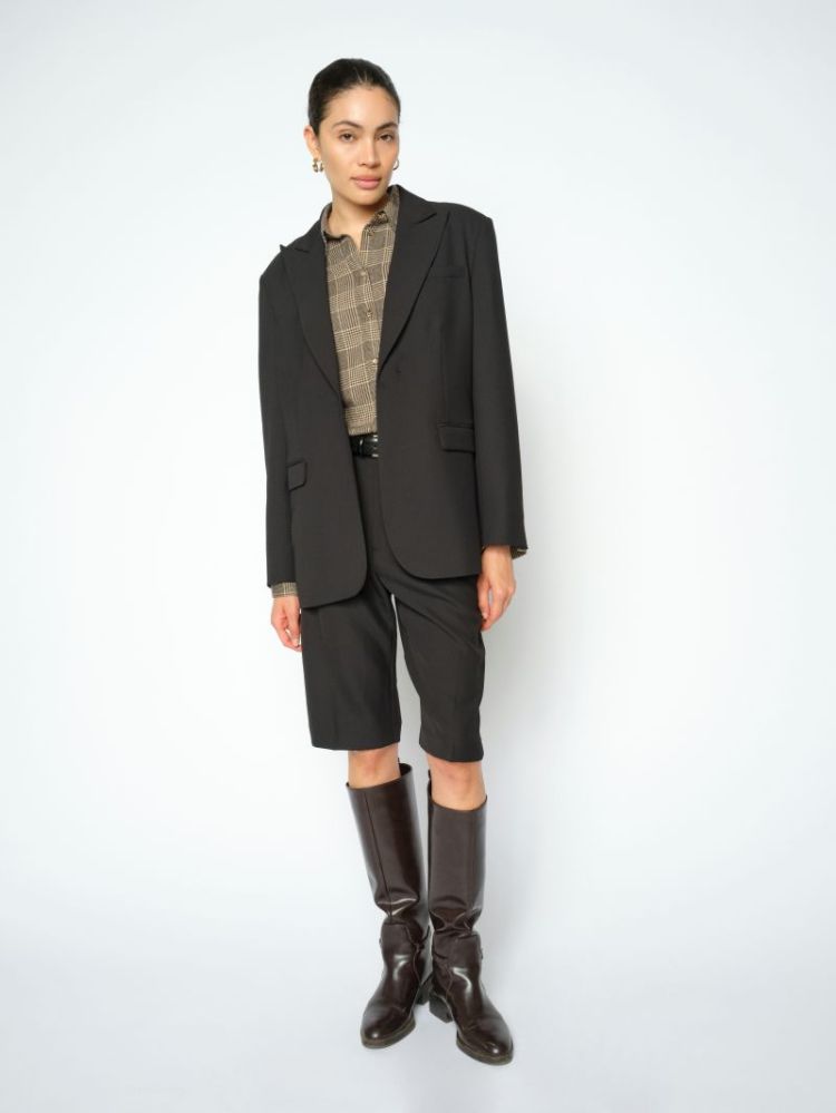  801 BLACK