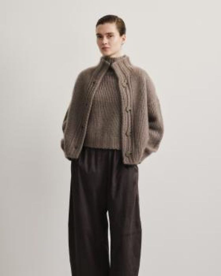  1099 TAUPE