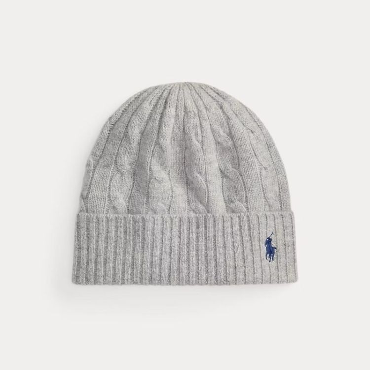 CABLE KNITTED HAT SOFT GREY