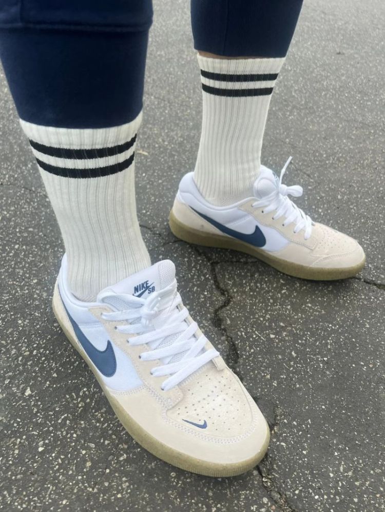 CLASSIC WHITE/B